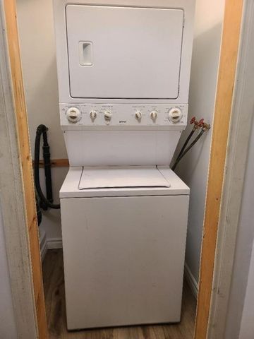 Appartement à louer - Montréal (Côte-des-Neiges/Notre-Dame-de-Grâce) (Côte-des-Neiges) Appartement à louer - Montréal (Côte-des-Neiges/Notre-Dame-de-Grâce) (Côte-des-Neiges) - Photo 2