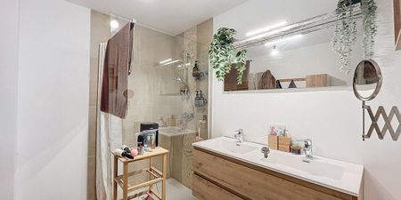 Appartement te huur in Hour voor € 875 met 2 slaapkamers - Photo 3