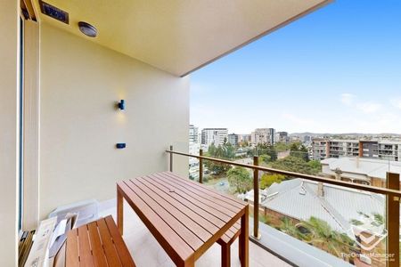One Bedroom - Unfurnished - Photo 2