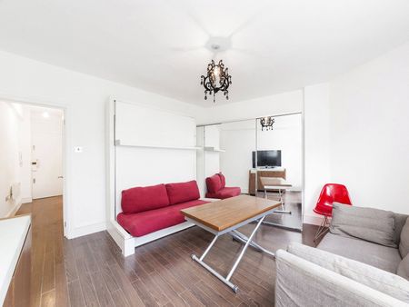 Charing Cross Road, Covent Garden, WC2H, London - Photo 2