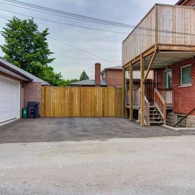 **Executive-BSMT studio/bachelor unit in Humewood-Cedarvale** - Photo 1