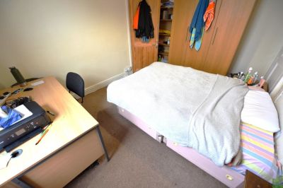 3 bedroom House in Royal Park Road, Leeds - Photo 4