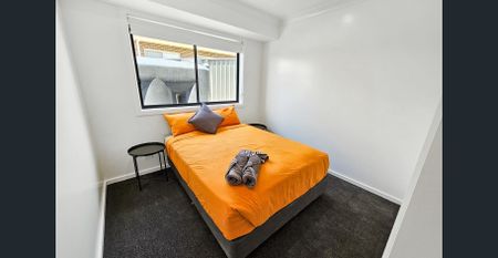 Beautifully Finished, Fully Furnished 4 Bedroom Home + 1 Week Free Rent to Kickstart your New year - Photo 4