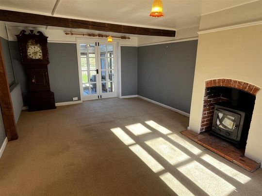 4 bedroom farm house to rent - Photo 1