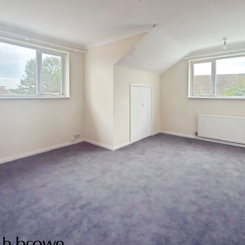 Cypress Close - Photo 1