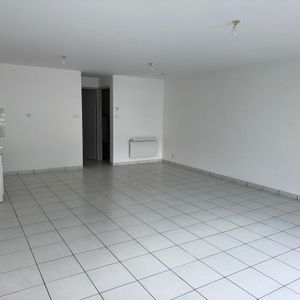 Location Appartement 1 pièce 41m² ST MARS LA JAILLE 44540 - Photo 2