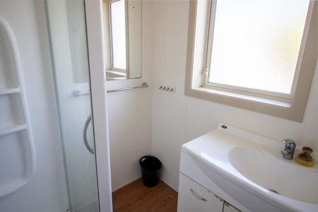 Charming 3-Bedroom Home in Glengarry - Photo 5