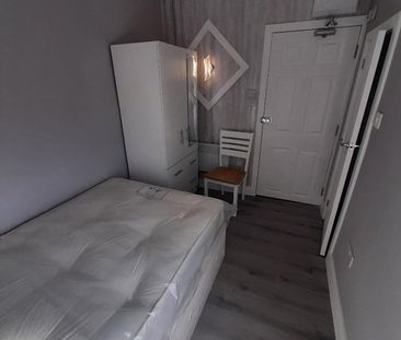 Studio Flat, A London Rd, SW16 - Photo 1