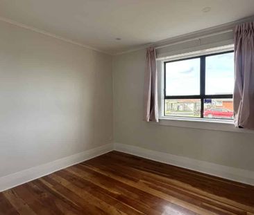 BIG HOUSE NEEDING BIG FAMILY - Photo 4