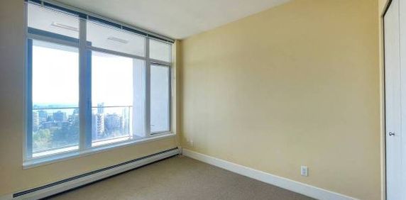 *Central Lonsdale with Spectacular Views* (Vista Place) - 2bed/2bath - Photo 2