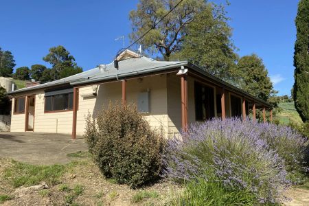 17 Basin Road, Uraidla. - Photo 2