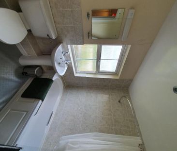 3 bedroom flat to rent - Photo 5