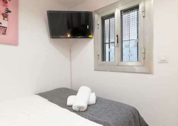 Carrer de les Beates, Barcelona, Catalonia 08003