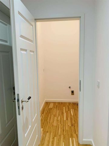 ***SCHÖNE 3 ZIMMERWOHNUNG - BALKON - EBK - AUFZUG - STELLPLATZ*** - Photo 3