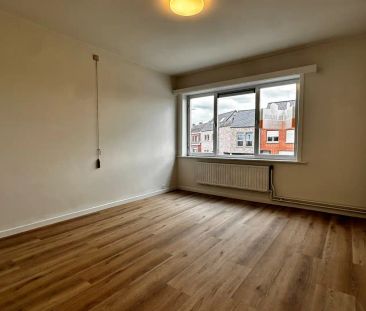 Gerenoveerde rijwoning te huur in Zele - Photo 5