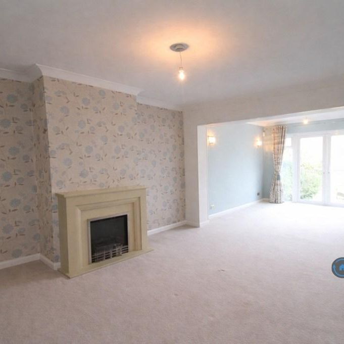 4 bedroom semi-detached house to rent - Photo 1