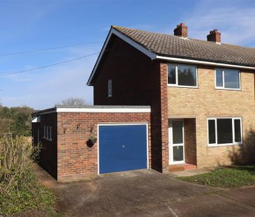 3 bedroom semi-detached house to rent - Photo 2