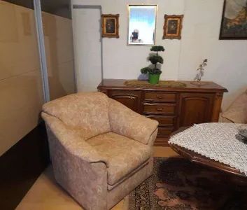 Kleine Wohnung in einem Haus mit großen Garten - Photo 1
