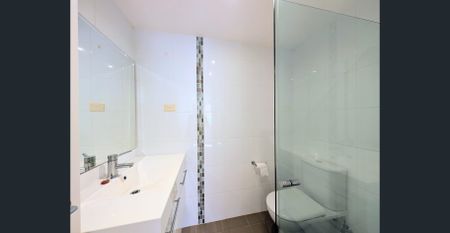 Renovated 3-Bedroom Apartment in Prime Cremorne Location - Photo 3