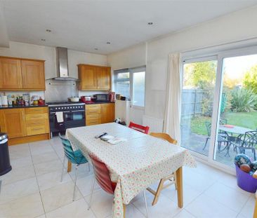 3 bedroom semi-detached house to rent - Photo 4