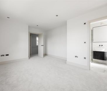 4 bedroom detached house to rent - Photo 4