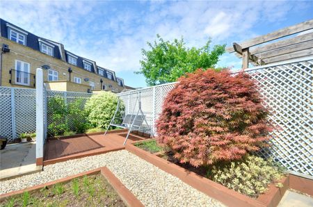 5 Bedroom Townhouse to rent - Photo 4
