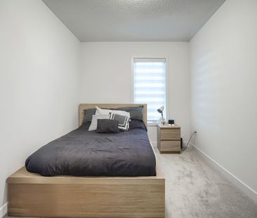 For Lease - 125 Lyall Stokes Circle, East Gwillimbury, Ontario - Photo 1