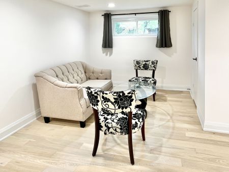 For Lease - 2 Pannahill Road Unit# Room 2, Toronto, Ontario - Photo 2