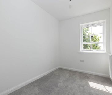 3 bedroom end of terrace house to rent - Photo 3