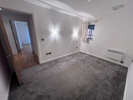 2 bedroom Flat To Let - Photo 3