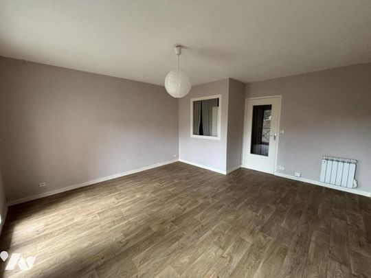 A LOUER APPARTEMENT T2 A LAVAL ENTRE LA GARE ET LE CENTRE VILLE - Photo 1