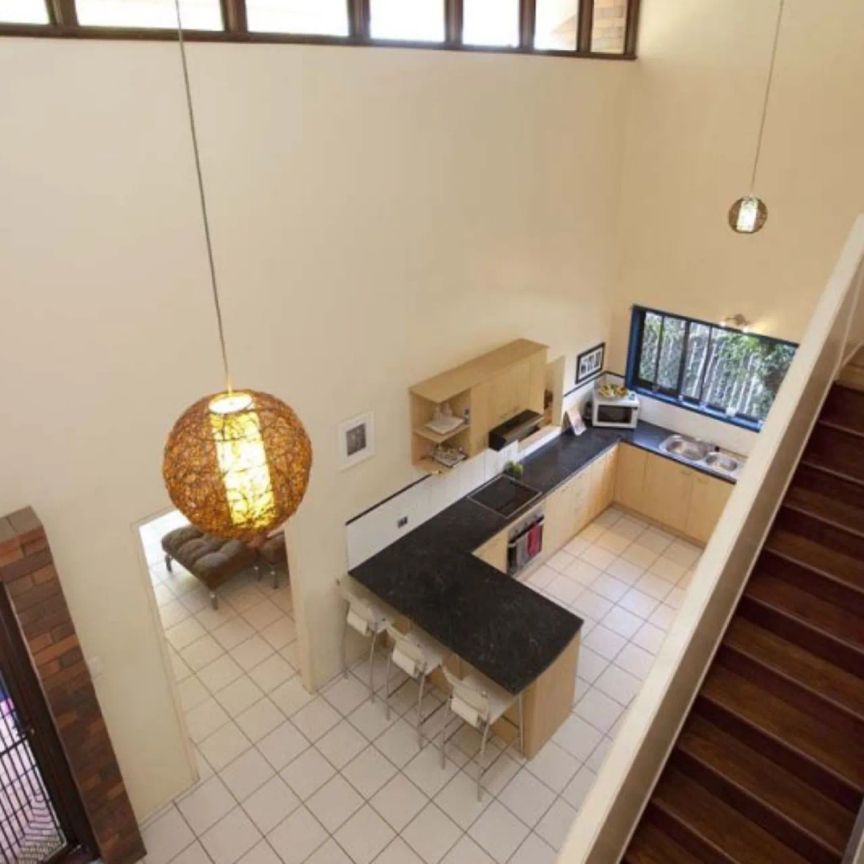 Two level living with pool... - Photo 1