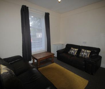 6 bedroom detached house to rent - Photo 1