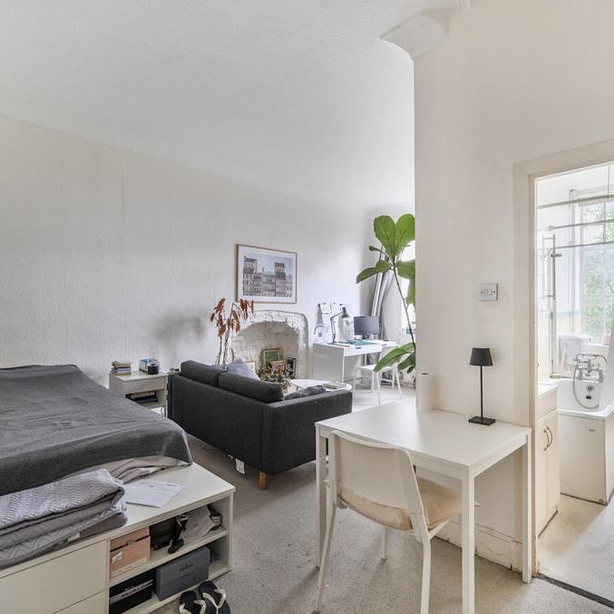 Studio to rent - Photo 1