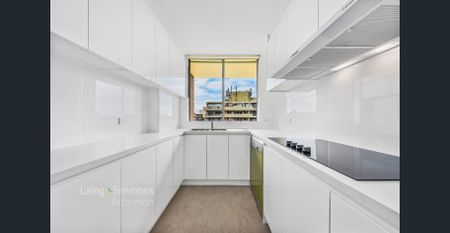 North-East Facing, Modern Apartment + STUDY ! - Photo 4