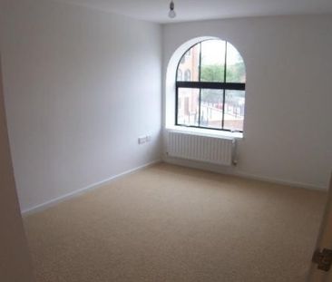 Modern 2 Bed Duplex Ground Floor Flat To Let Overlooking River with... - Photo 6