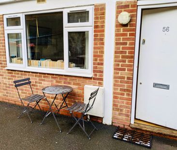 1 Bed Flat, Rockley Road, W14 - Photo 2