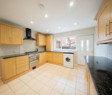 3 bedroom semi-detached house to rent - Photo 4