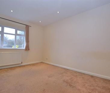 3 bedroom detached bungalow to rent - Photo 1
