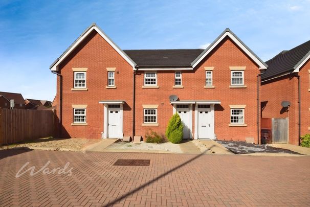 3 bedroom semi-detached house to rent - Photo 1