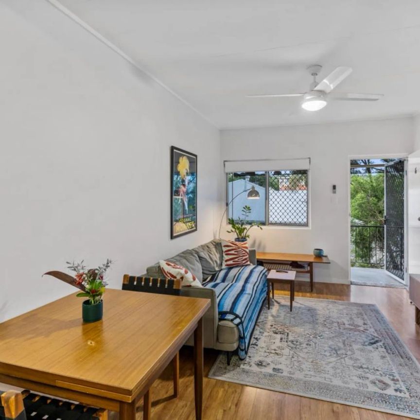 Stylish 2-Bedroom Unit in Prestigious Hamilton – Lifestyle & Location! - Photo 1