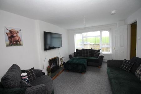 76 Downshire Road, Carrickfergus, BT38 7LD - Photo 2