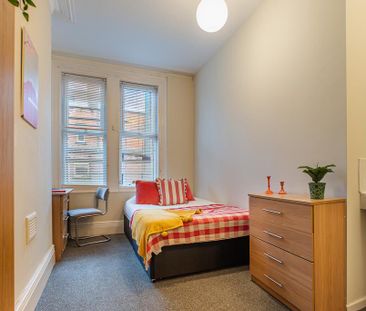 1 bedroom in a house share to rent - Photo 4