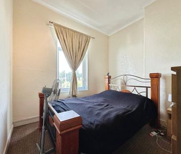 2 bedroom end of terrace house to rent - Photo 3