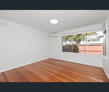 10 Phillip Road, Keilor East, Vic 3033 - Photo 2