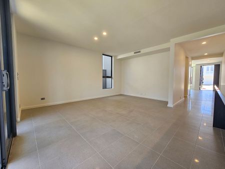 Immaculate Four Bedroom Quality Family Home - Photo 4