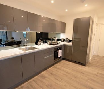 Sandown House, 124 High Street, Staines-Upon-Thames,TW18 - Photo 4