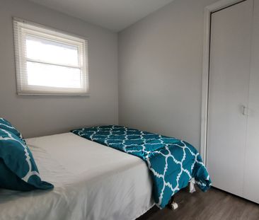 For Lease - 18 16TH Street, Wasaga Beach, Ontario - Photo 3