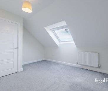 4 bedroom semi-detached house to rent - Photo 2
