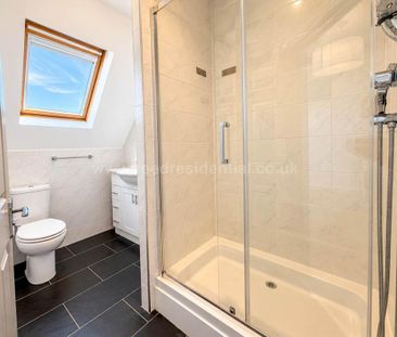 2 bedroom penthouse to rent - Photo 2